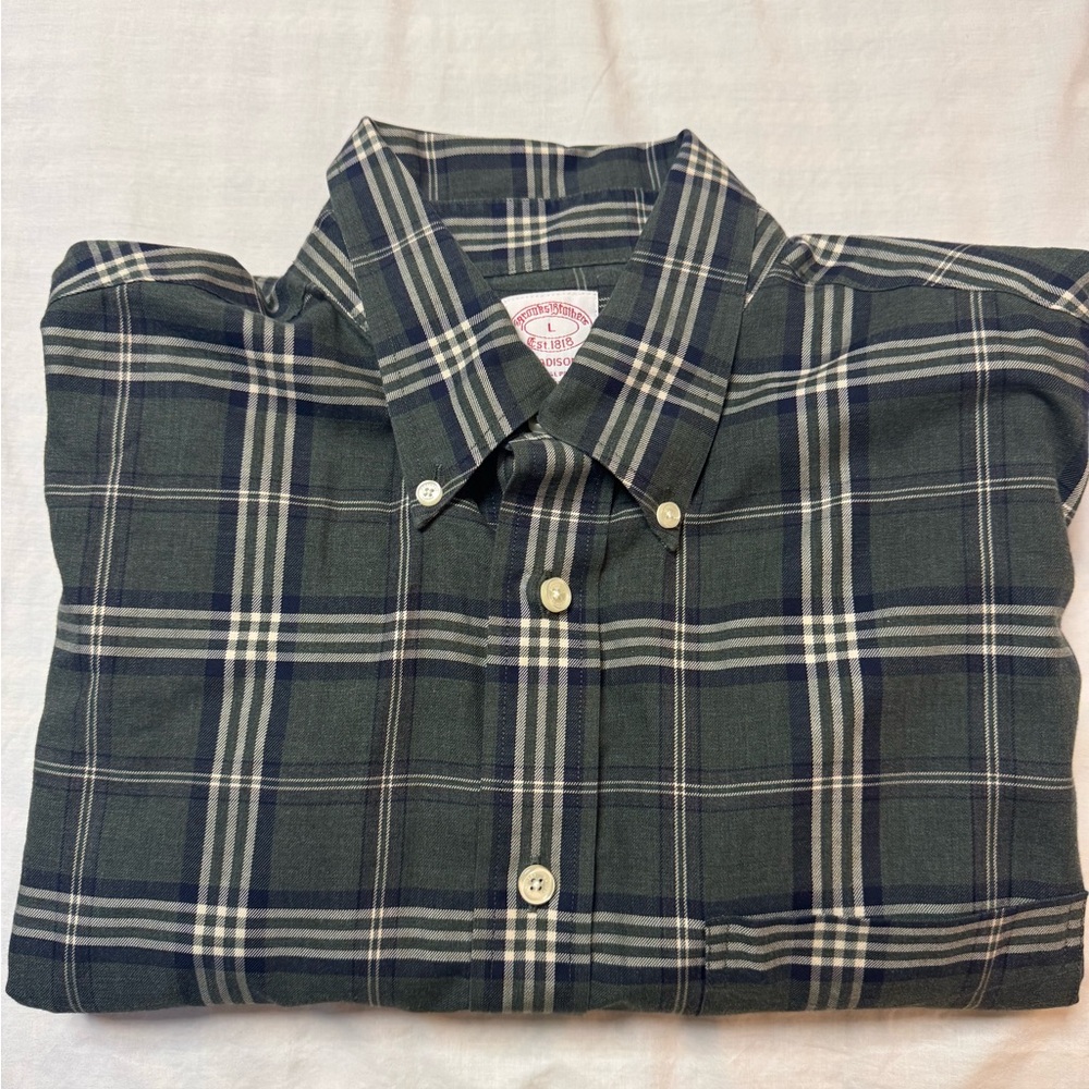 Men’s Brooks Brothers Burberry style plaid 100% cotton no iron shirt